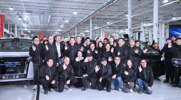 è´¾è·äº­ï¼FX Super Oneé¦å°é¢éäº§è½¦ä¸çº¿ FX 4æå¹´é®ä¸