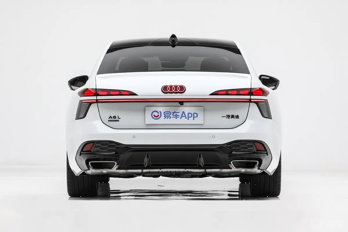 奥迪A6L2.0T quattro尊享动感型正后水平