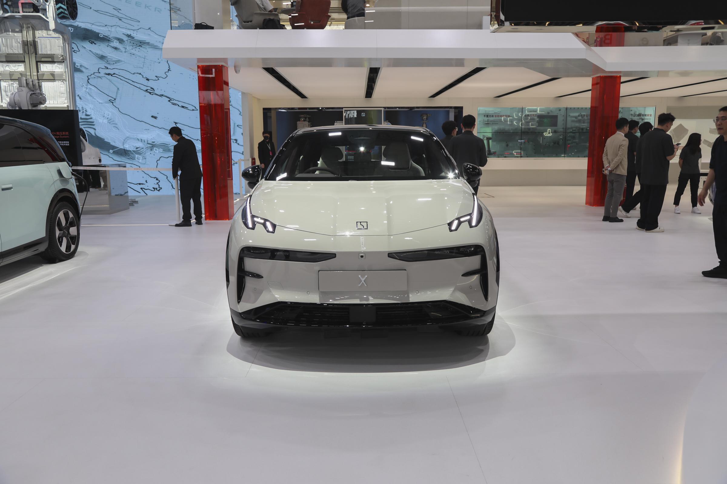 ab03812ed1d14159a8abf3a612740569~2508x0