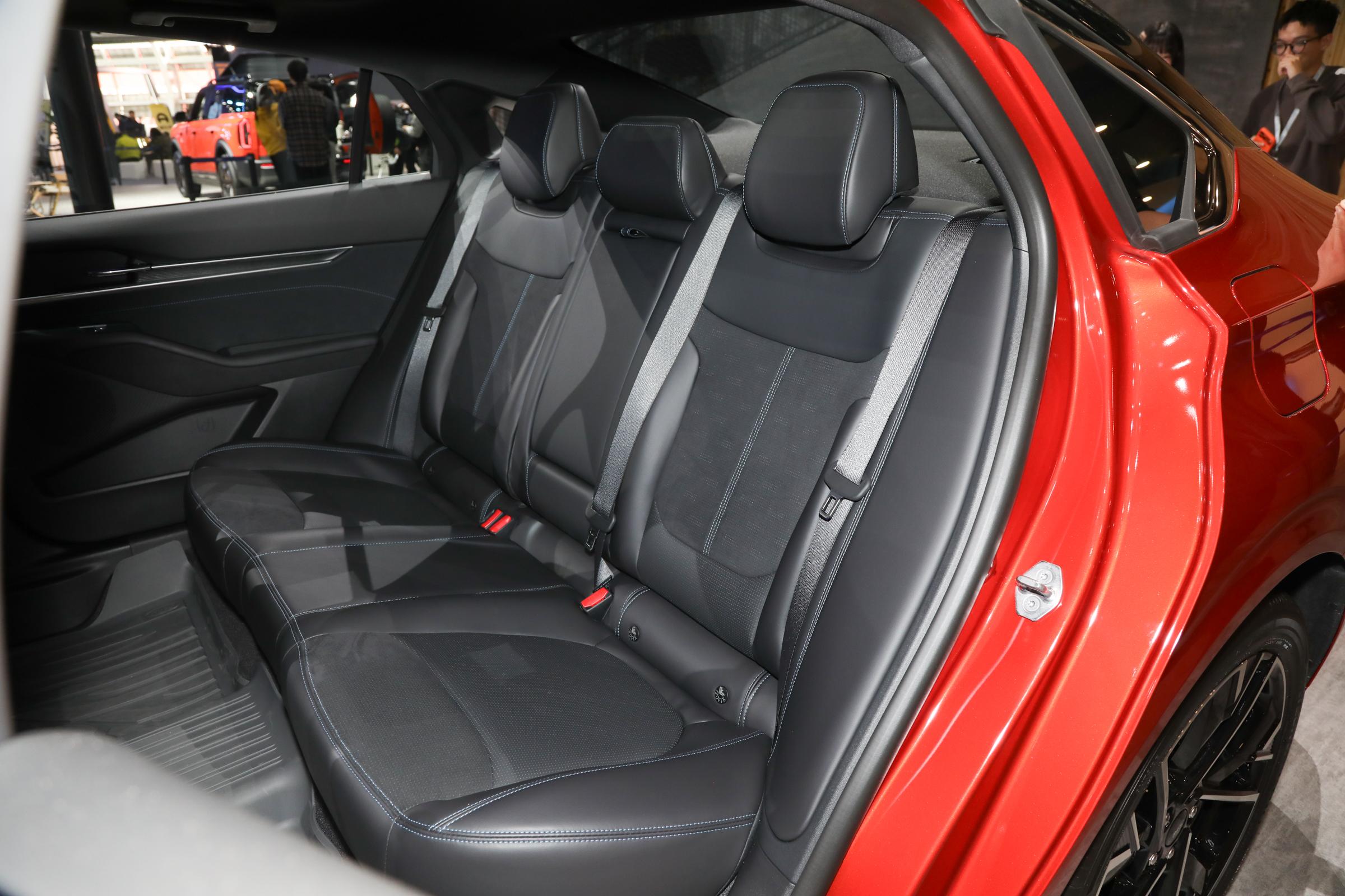 3a6eba31d0cd4bf5bac30adee6bf84b7~2508x0