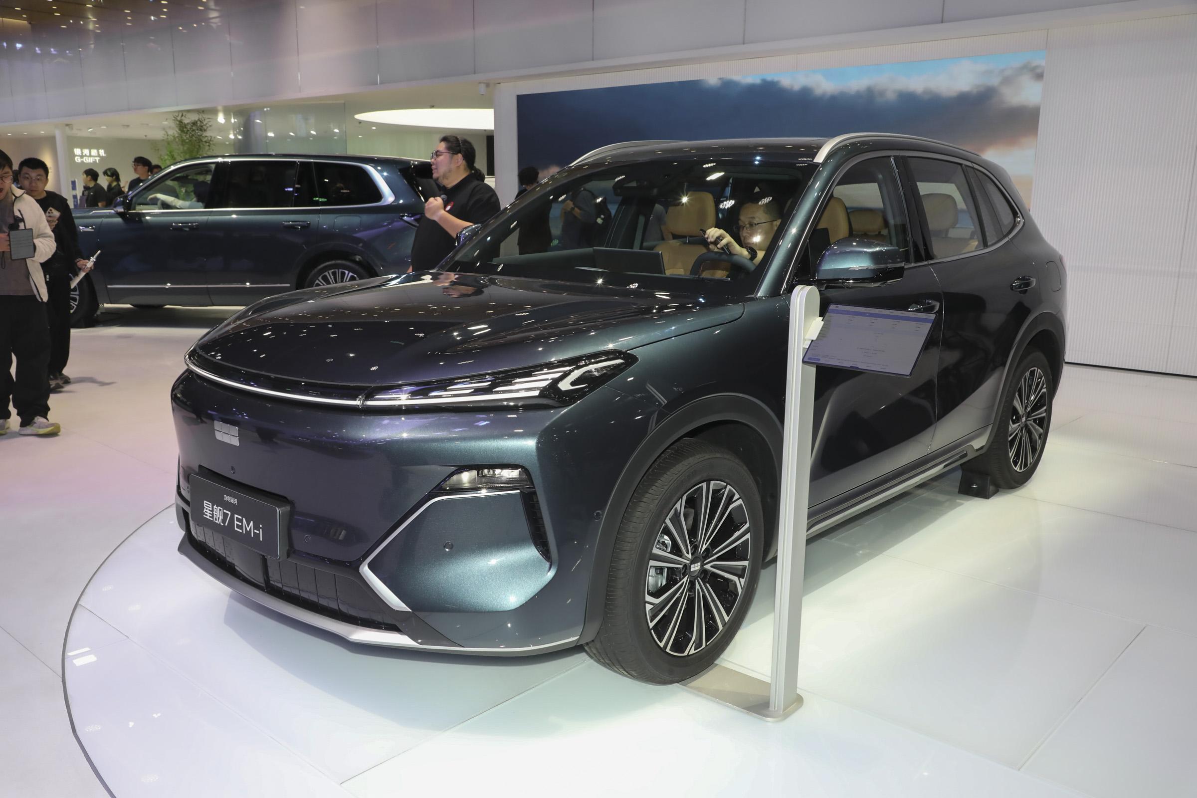 f0760492eeb543fb900d19bf09db3c41~2508x0