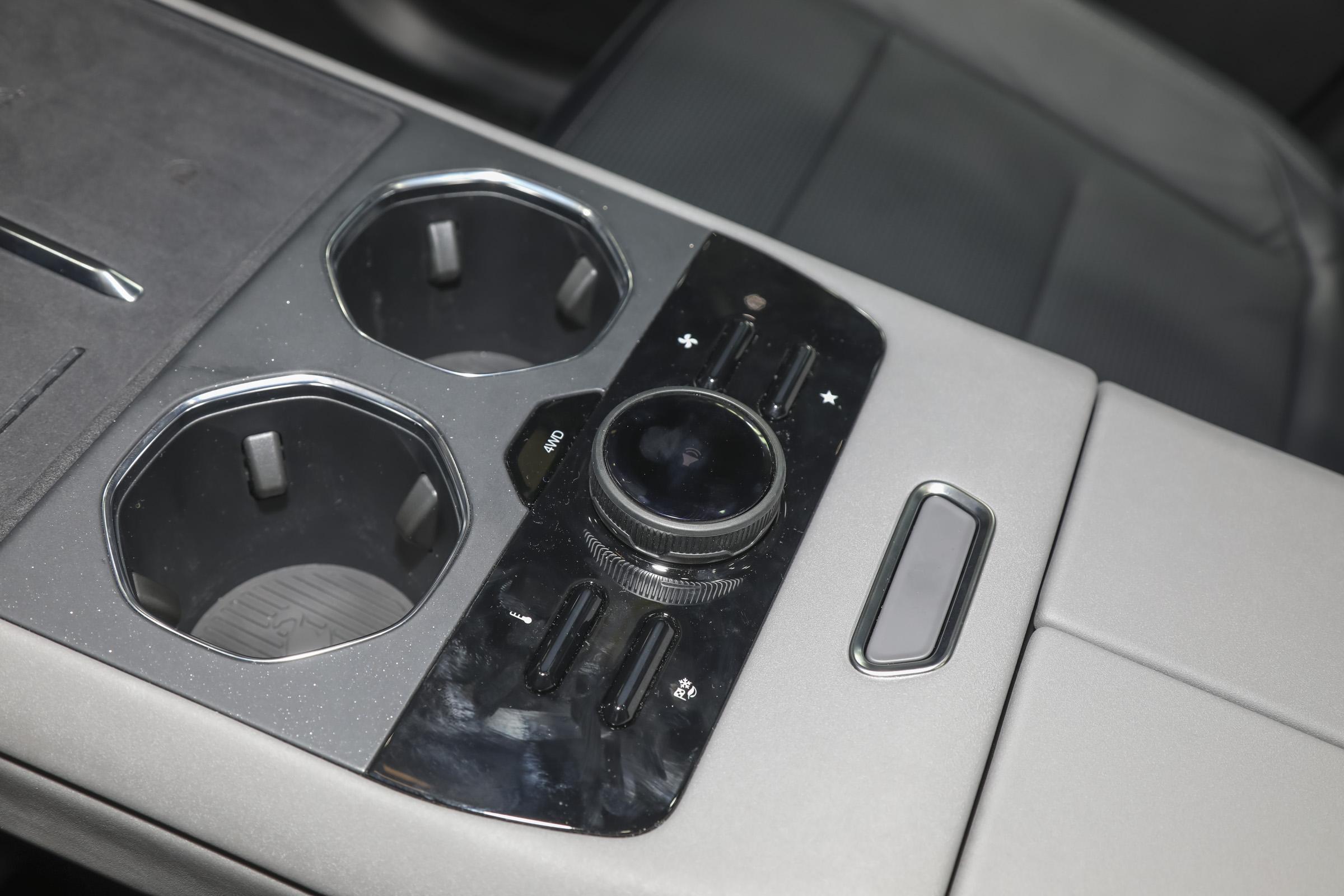 a8723f65e9a44110a0c0146d92b06f41~2508x0