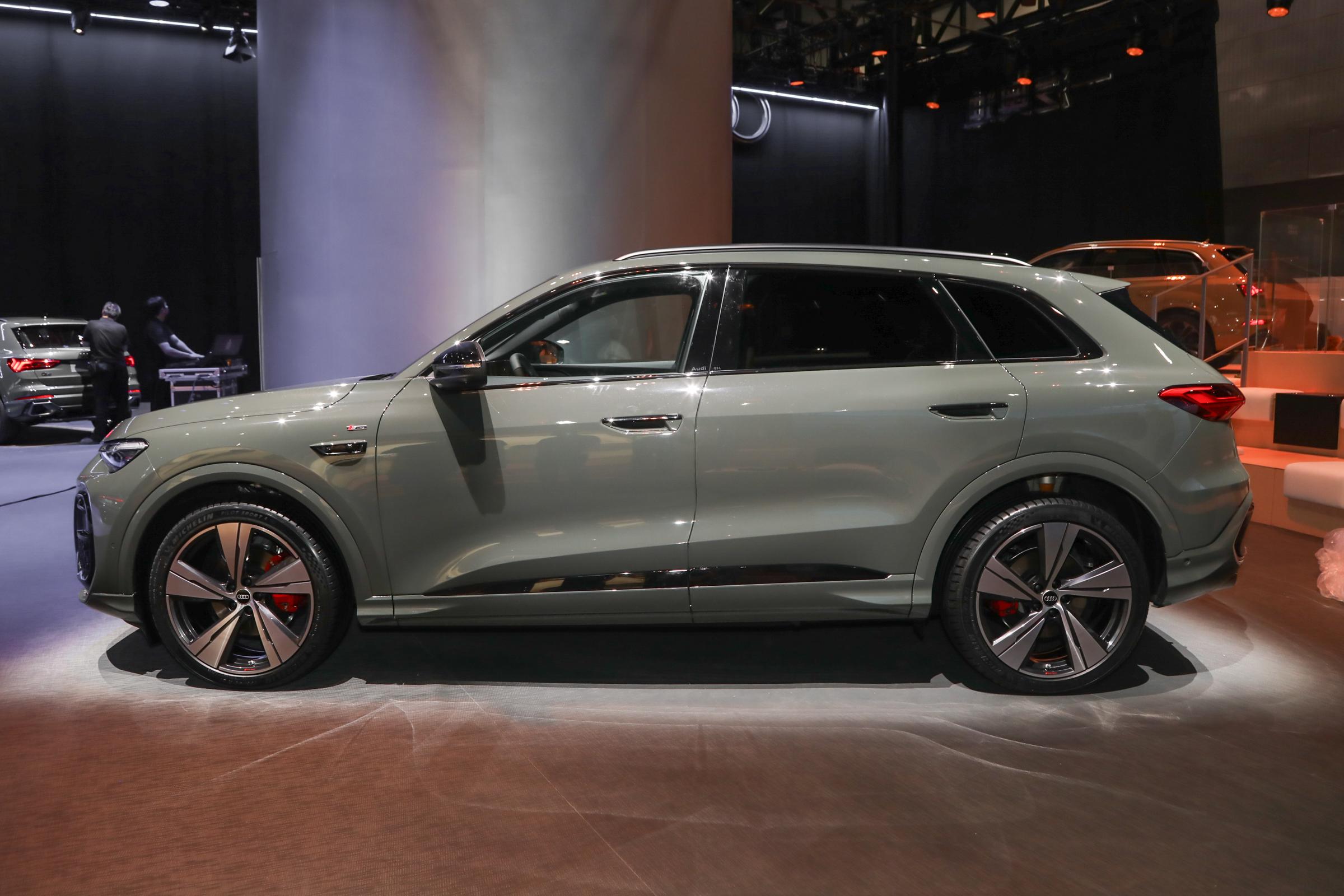 031d34597f6a4745a162987db165414c~2508x0