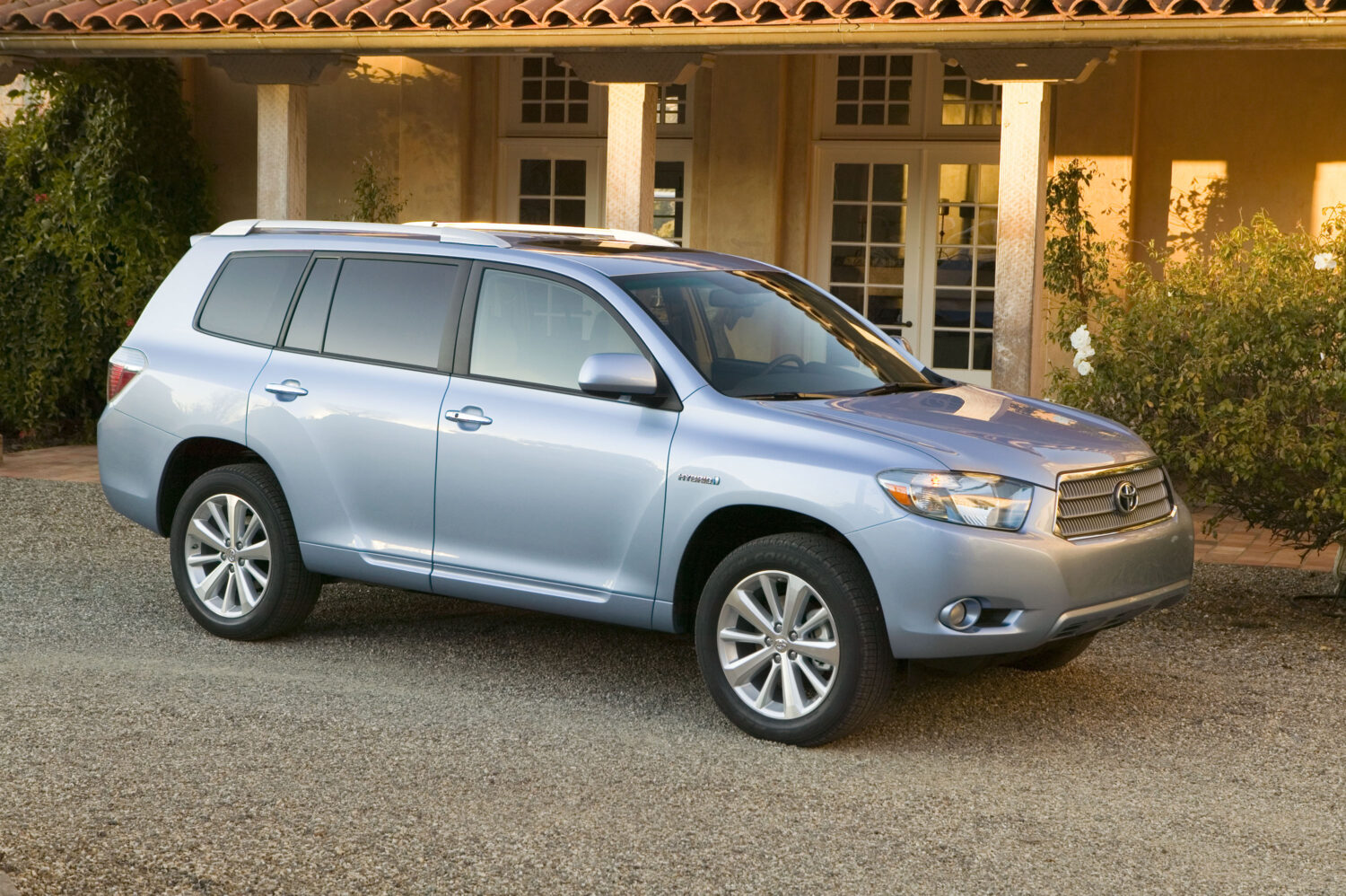 Toyota_2009_Highlander-Hybrid-1500x998