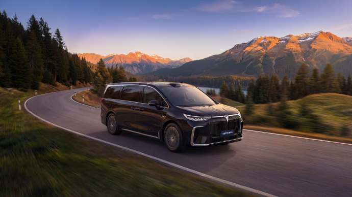 005NtMcUly1iar9km5q9zj36683h1npj