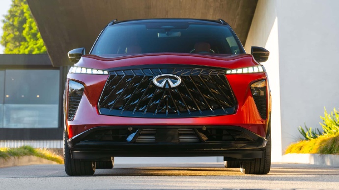 7028513fly1ibl72fhm33j21hc0u0tex