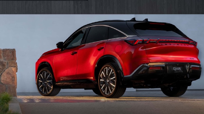 7028513fly1ibl72f8o15j21hc0u0wjm