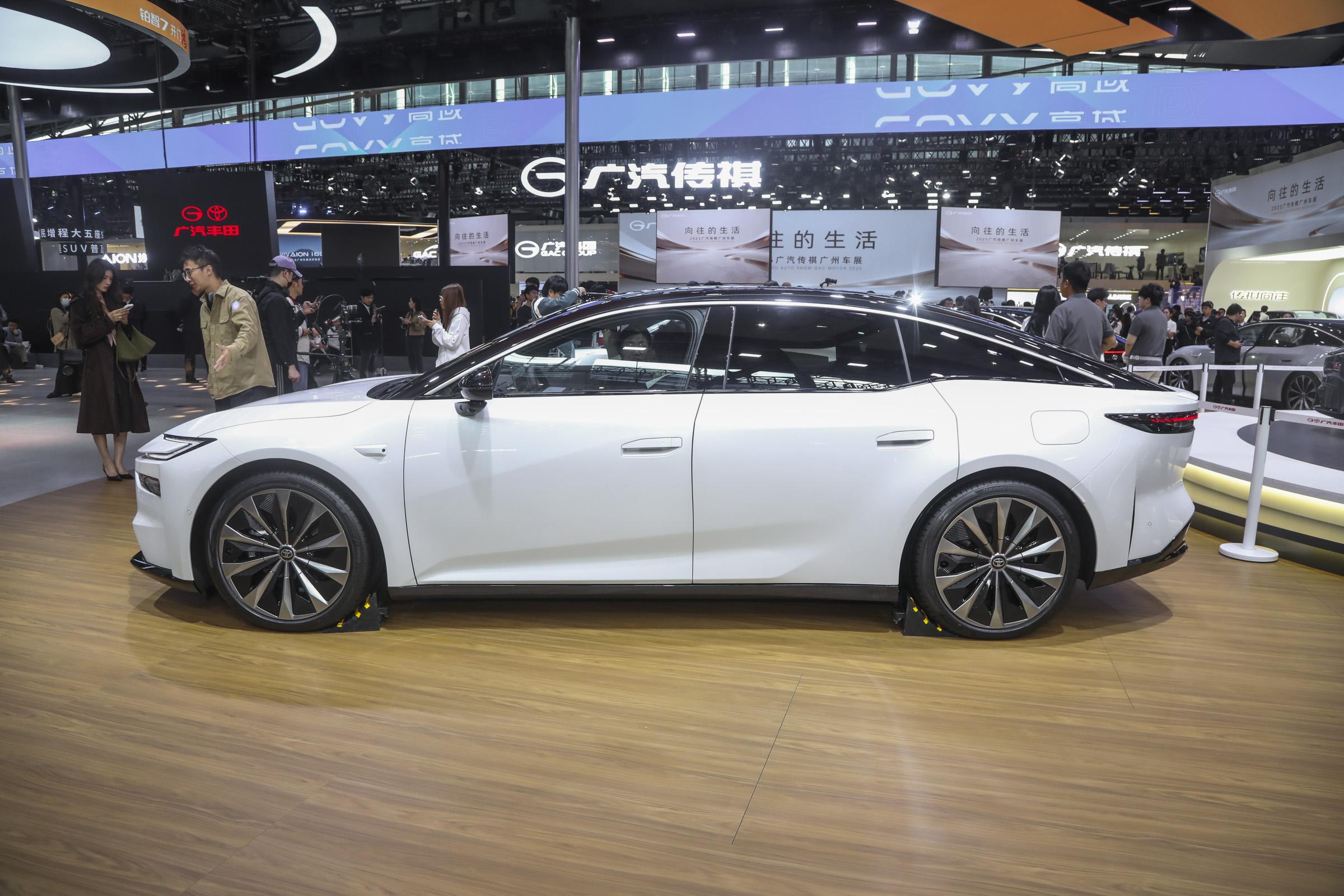 51ad40e087414432a0338f222fe654ef~2508x0